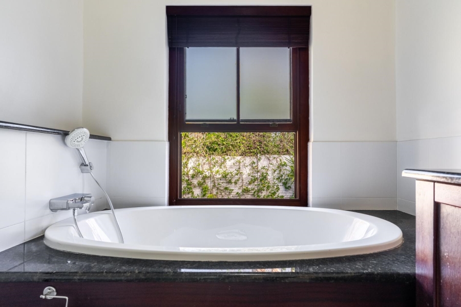 4 Bedroom Property for Sale in Constantia Western Cape